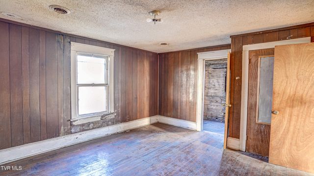 617 Fairview Street, Bristol, VA 24201