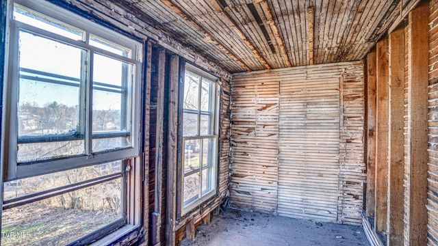 617 Fairview Street, Bristol, VA 24201