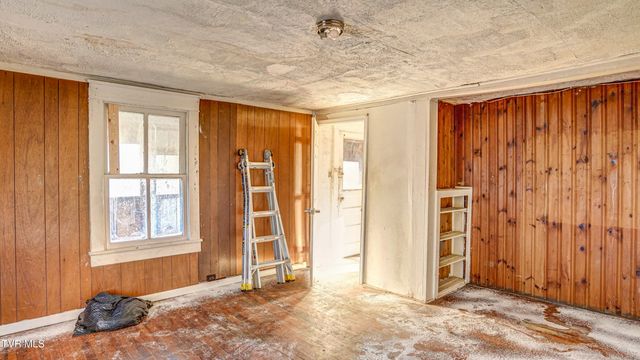 617 Fairview Street, Bristol, VA 24201