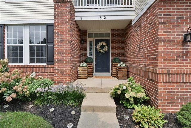 3112 Thunderbird Court W, Aurora, IL 60503
