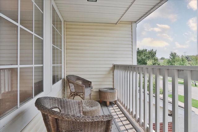 3112 Thunderbird Court W, Aurora, IL 60503