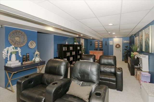 3112 Thunderbird Court W, Aurora, IL 60503