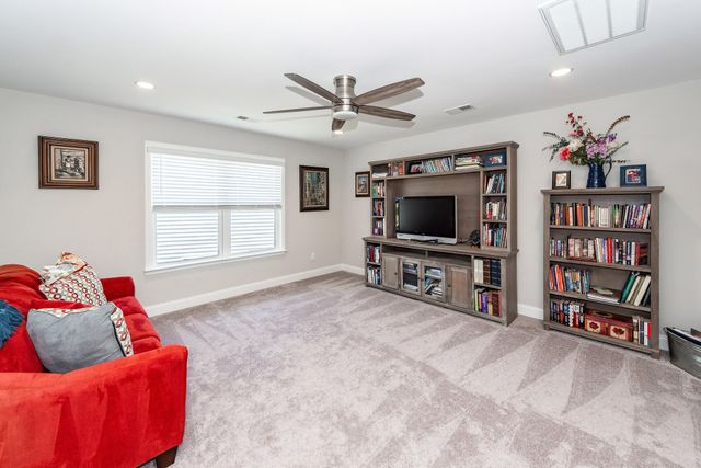 618 Daffodil Court, Summerville, SC 29486