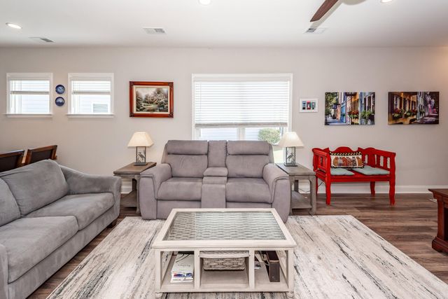 618 Daffodil Court, Summerville, SC 29486