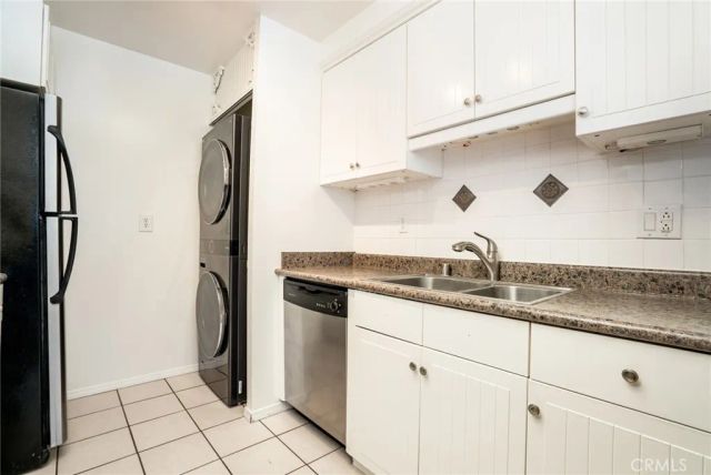 8162 Eastport Drive, Huntington Beach, CA 92646