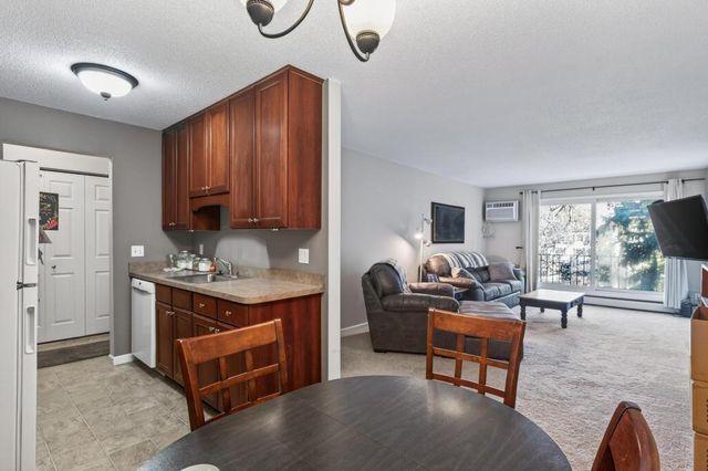 181 Little Canada Road E 334, Little Canada, MN 55117