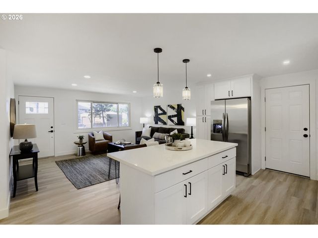 13389 ROSEBERRY Ave, Oregon City, OR 97045