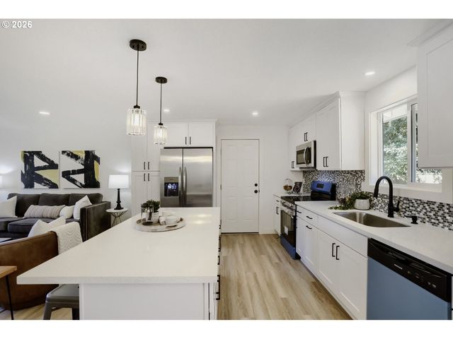 13389 ROSEBERRY Ave, Oregon City, OR 97045