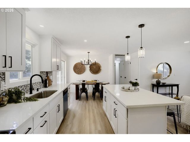 13389 ROSEBERRY Ave, Oregon City, OR 97045