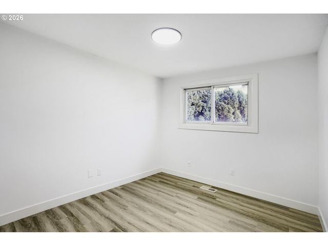 13389 ROSEBERRY Ave, Oregon City, OR 97045