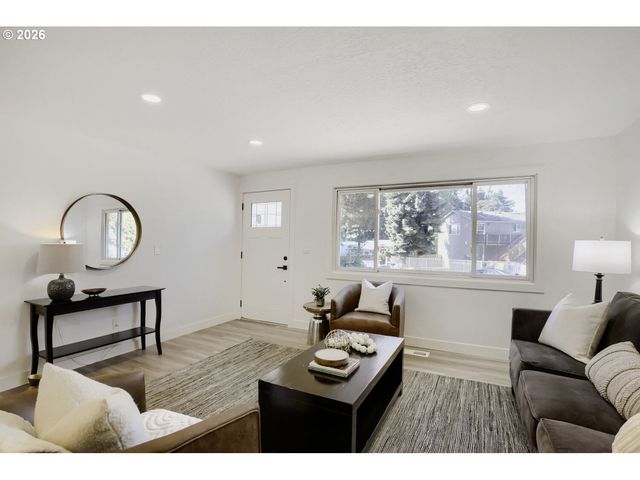 13389 ROSEBERRY Ave, Oregon City, OR 97045