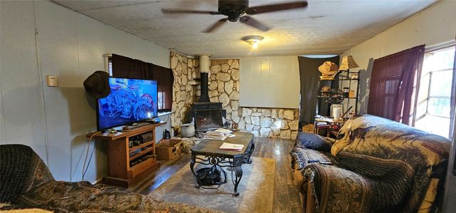 240 E Elm Drive, Murchison, TX 75778