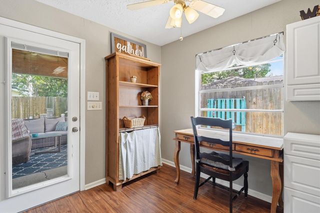 814 Kimmons Drive, Alvin, TX 77511