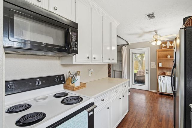 814 Kimmons Drive, Alvin, TX 77511