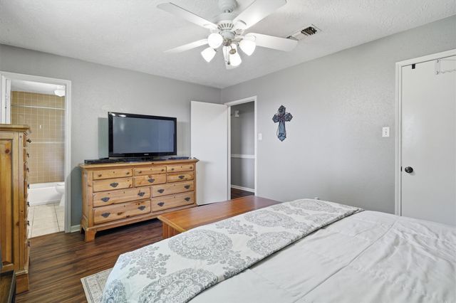 814 Kimmons Drive, Alvin, TX 77511