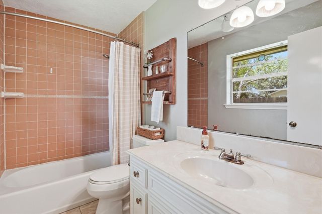 814 Kimmons Drive, Alvin, TX 77511
