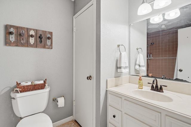 814 Kimmons Drive, Alvin, TX 77511