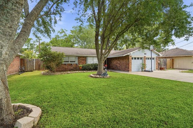 814 Kimmons Drive, Alvin, TX 77511