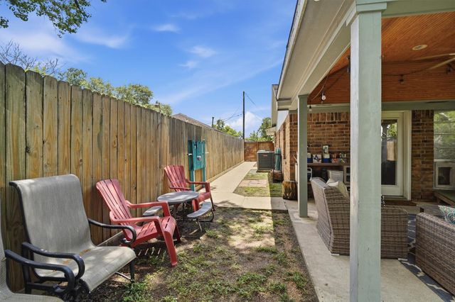 814 Kimmons Drive, Alvin, TX 77511