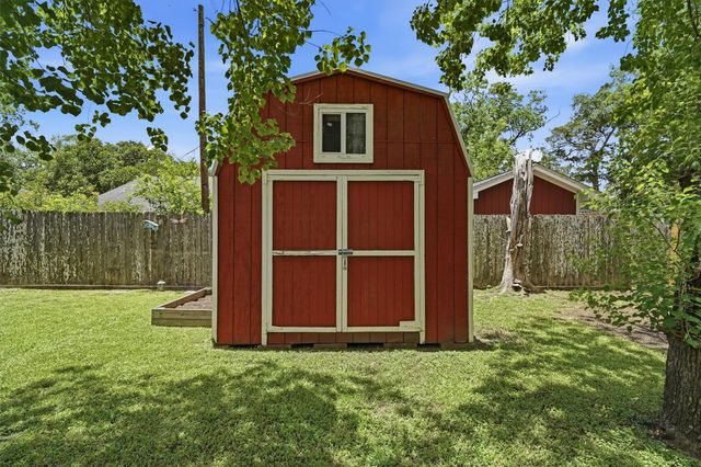 814 Kimmons Drive, Alvin, TX 77511