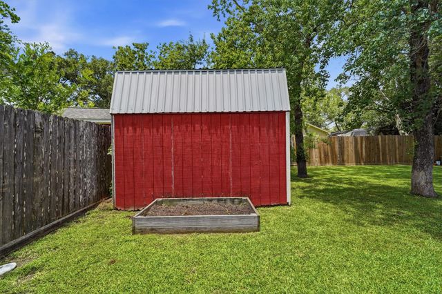 814 Kimmons Drive, Alvin, TX 77511