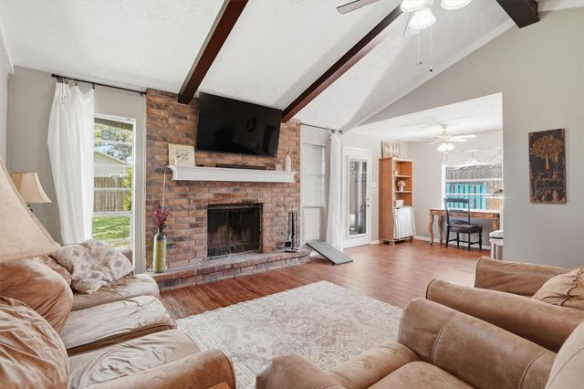 814 Kimmons Drive, Alvin, TX 77511