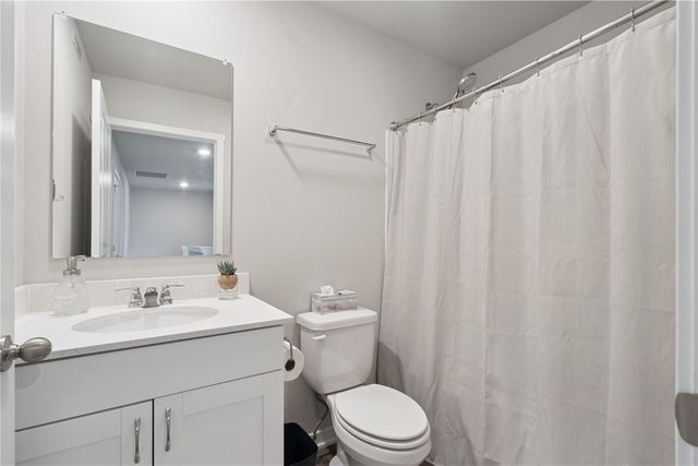 834 Oak Dr, Palo, IA 52324