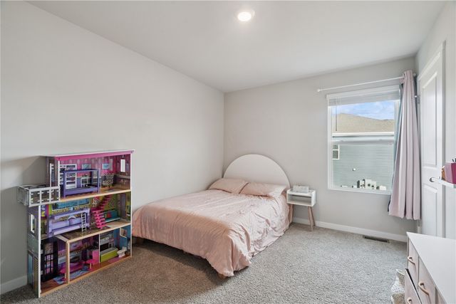 834 Oak Dr, Palo, IA 52324