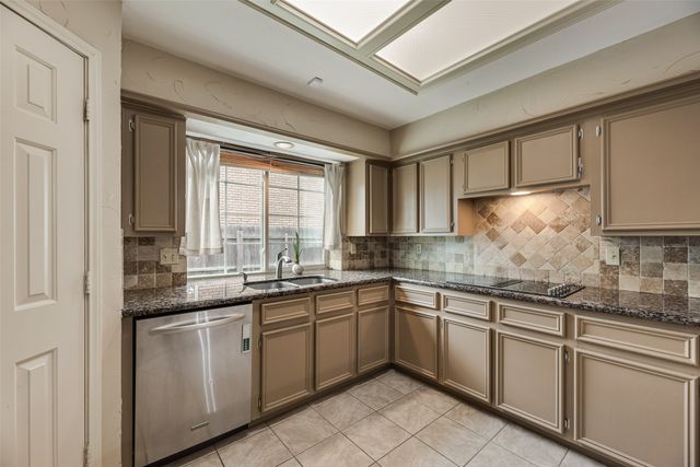 1310 Newport Drive, Carrollton, TX 75006
