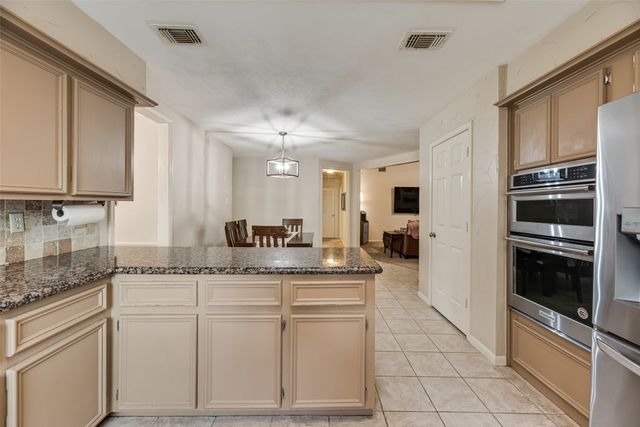 1310 Newport Drive, Carrollton, TX 75006