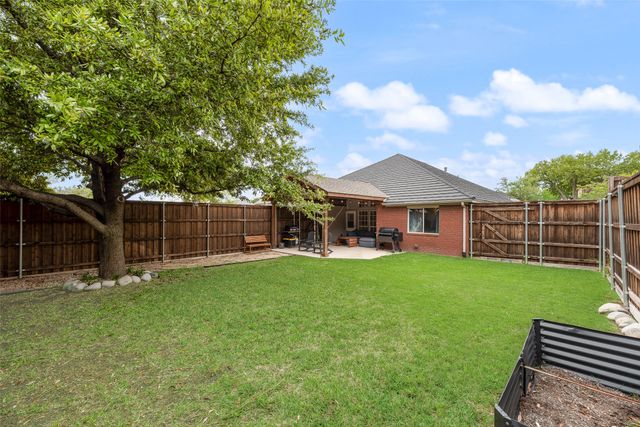 1310 Newport Drive, Carrollton, TX 75006