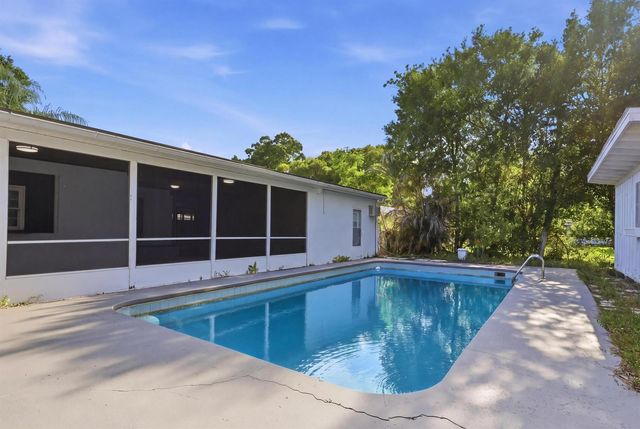 2726 6th Place, Vero Beach, FL 32968