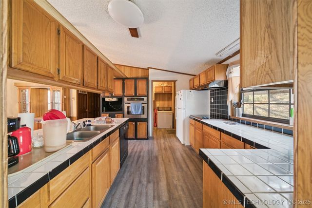 2124 S 427 Road, Pryor, OK 74361