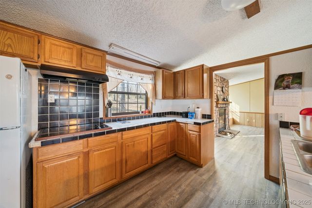 2124 S 427 Road, Pryor, OK 74361