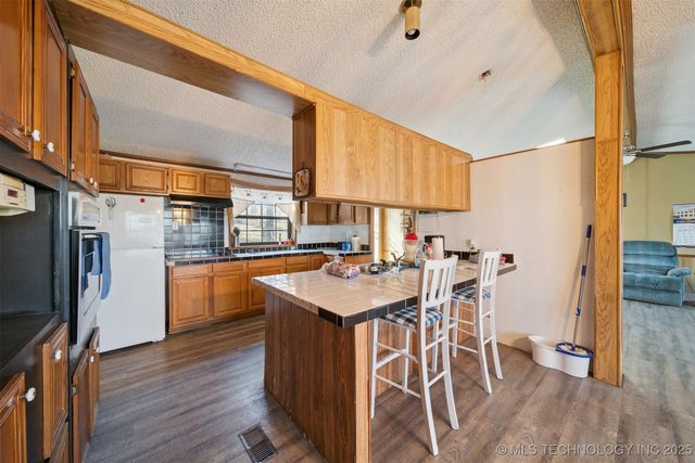 2124 S 427 Road, Pryor, OK 74361