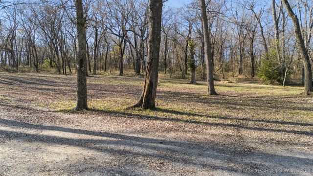 2124 S 427 Road, Pryor, OK 74361