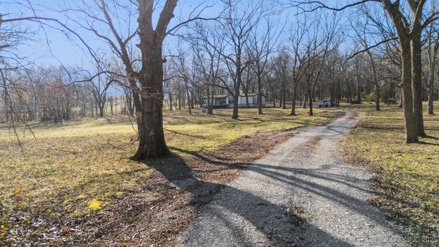 2124 S 427 Road, Pryor, OK 74361