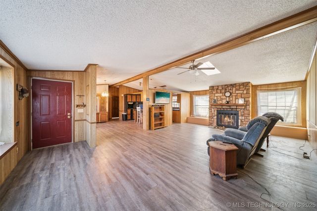 2124 S 427 Road, Pryor, OK 74361