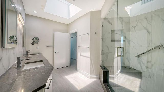 535 SANCTUARY DRIVE C807, Longboat Key, FL 34228