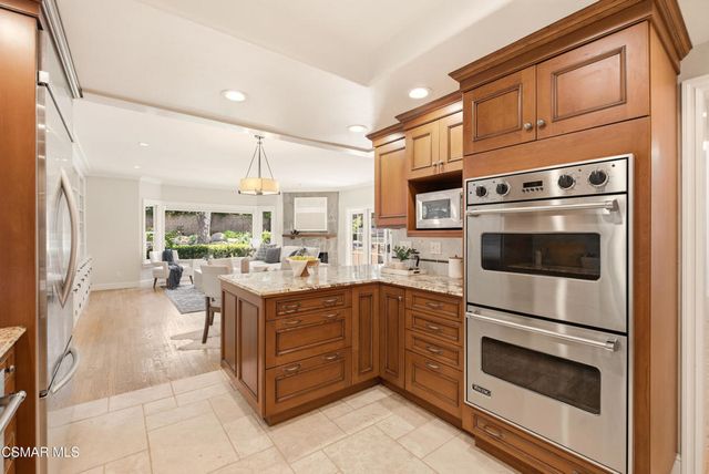 8 Faculty Court, Thousand Oaks, CA 91360