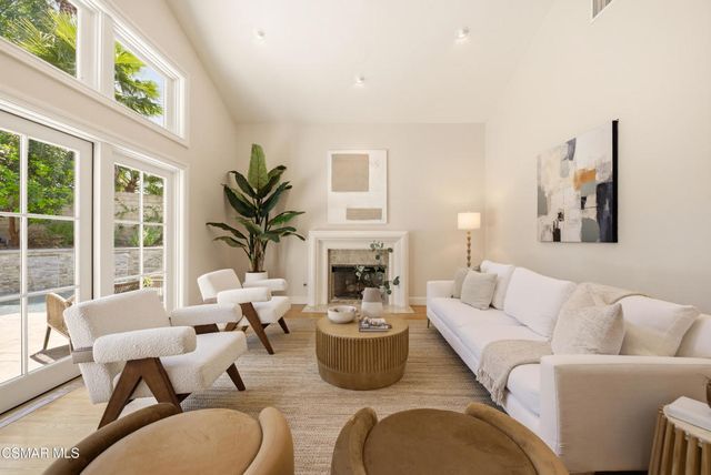 8 Faculty Court, Thousand Oaks, CA 91360