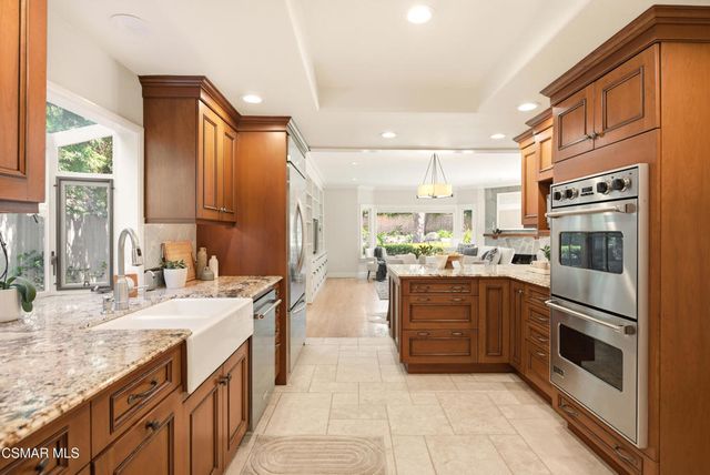 8 Faculty Court, Thousand Oaks, CA 91360