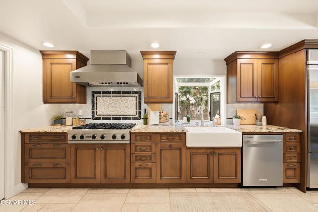 8 Faculty Court, Thousand Oaks, CA 91360