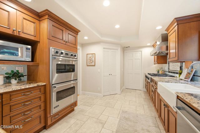 8 Faculty Court, Thousand Oaks, CA 91360