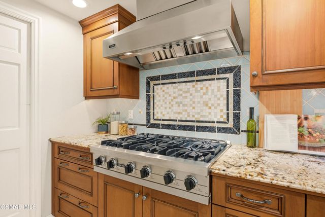 8 Faculty Court, Thousand Oaks, CA 91360