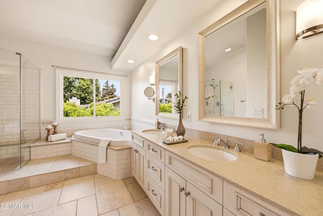 8 Faculty Court, Thousand Oaks, CA 91360
