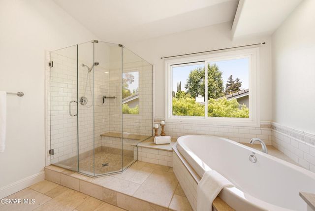 8 Faculty Court, Thousand Oaks, CA 91360