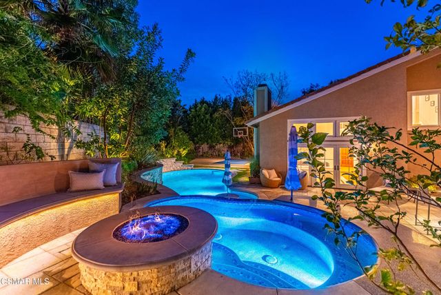 8 Faculty Court, Thousand Oaks, CA 91360