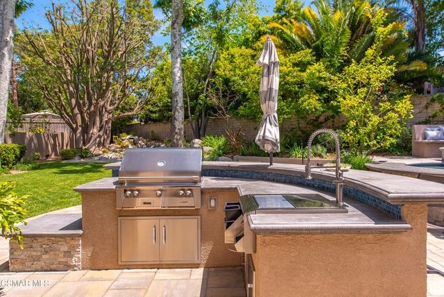 8 Faculty Court, Thousand Oaks, CA 91360