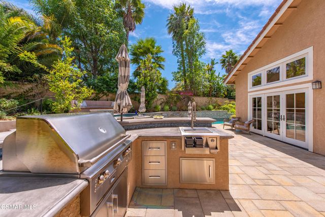 8 Faculty Court, Thousand Oaks, CA 91360